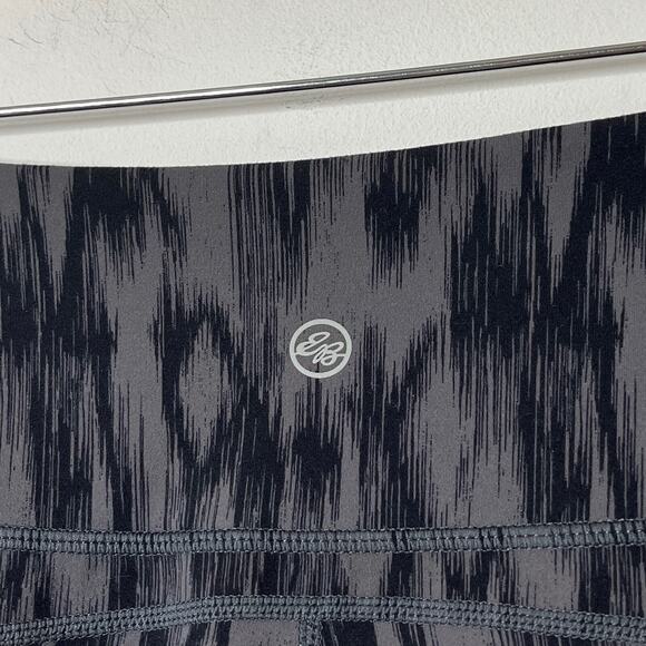 Eddie Bauer Women's Athletic Leggings S Gray & Black Ikat Print Cropped Mid Rise - Picture 6 of 11